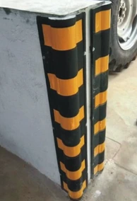 Protector curvo para pilar de estacionamiento 2