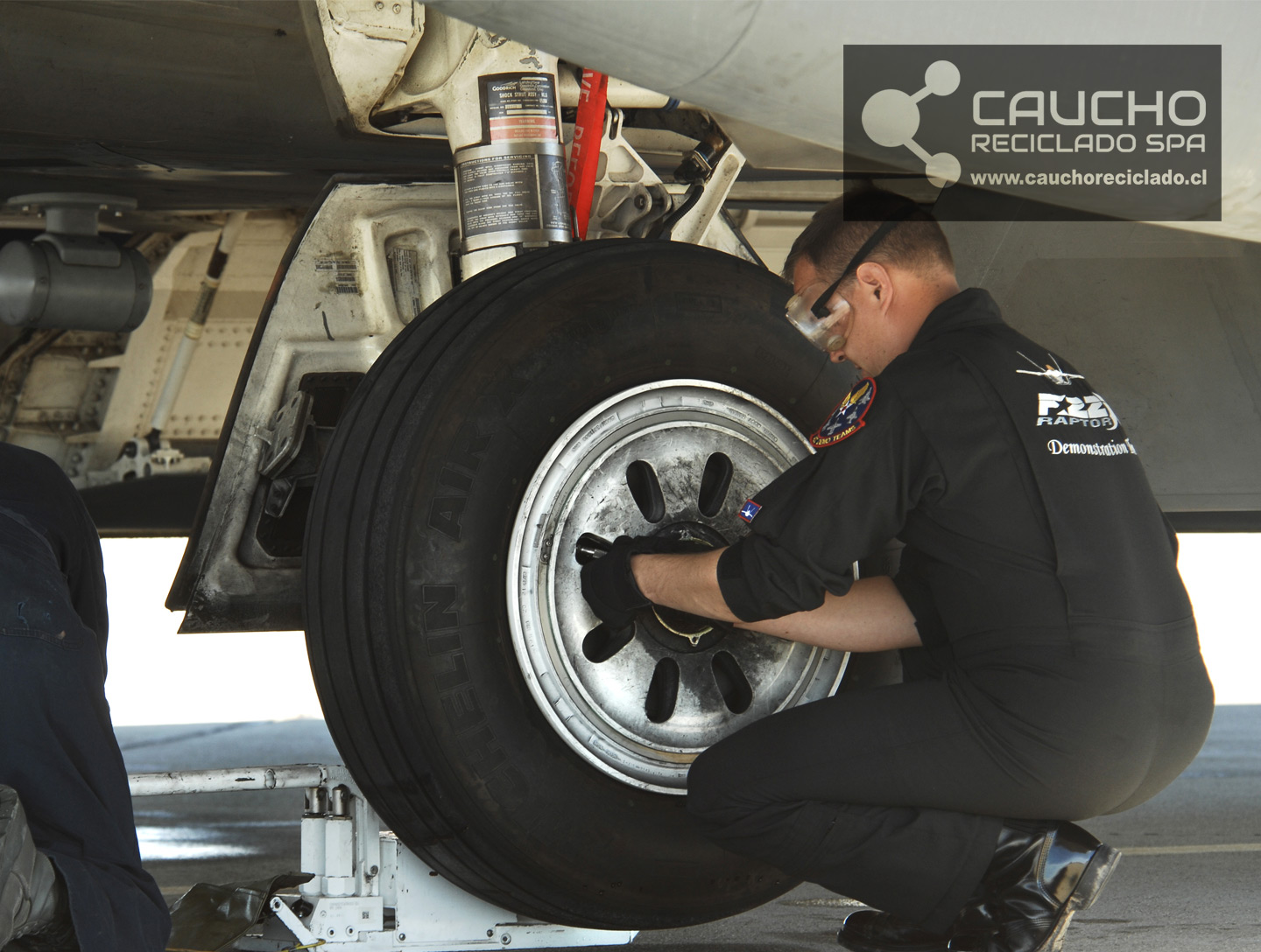 Desgaste de Neumáticos de Avión: Todo lo que Debes Saber sobre Seguridad Aérea
