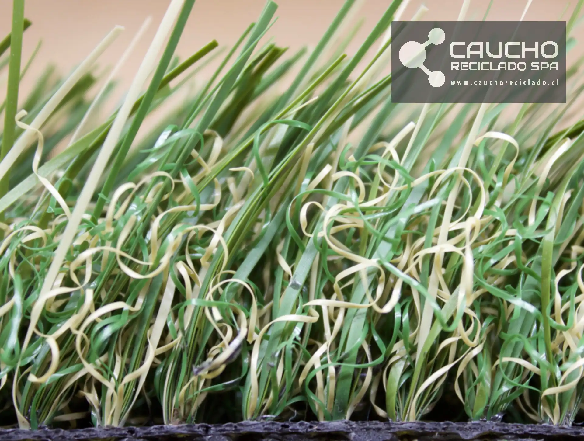 Mitos y Verdades sobre el Pasto Artificial: Caucho para Pasto Sintético, Precio y Calidad
