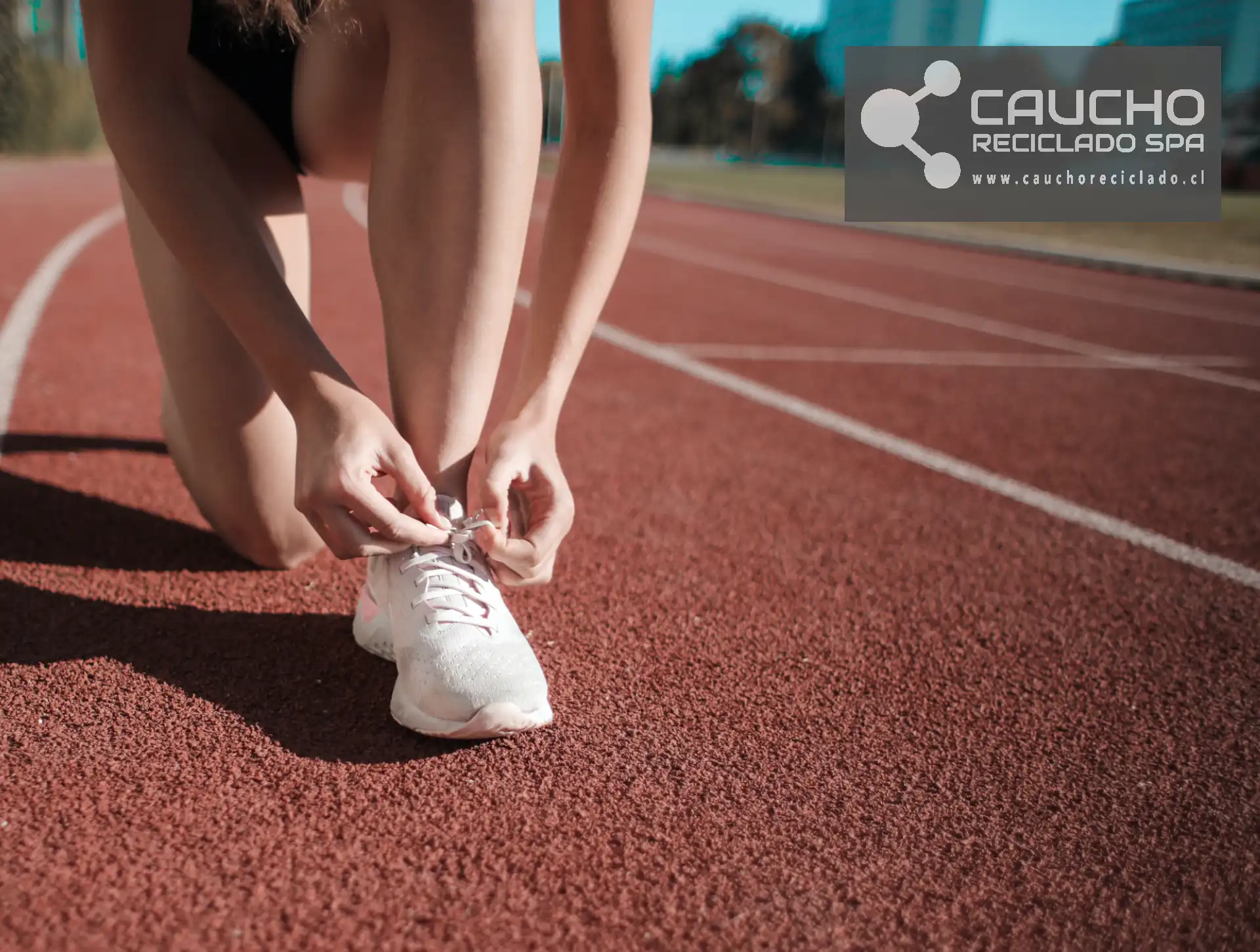 Pisos de Goma para Canchas Deportivas: Beneficios del Caucho Granulado
